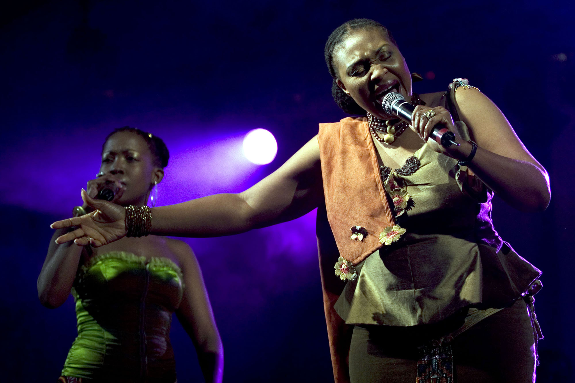 Yvonne Chaka Chaka(R) and Ntsiki Mazwai entertain jazz lovers at this years Standard Bank Joy of Jazz in Newtown, Johnesburg 29 August.The annual event  attracts many International artitst as well as Jazz lovers. Photo Antony Kaminju