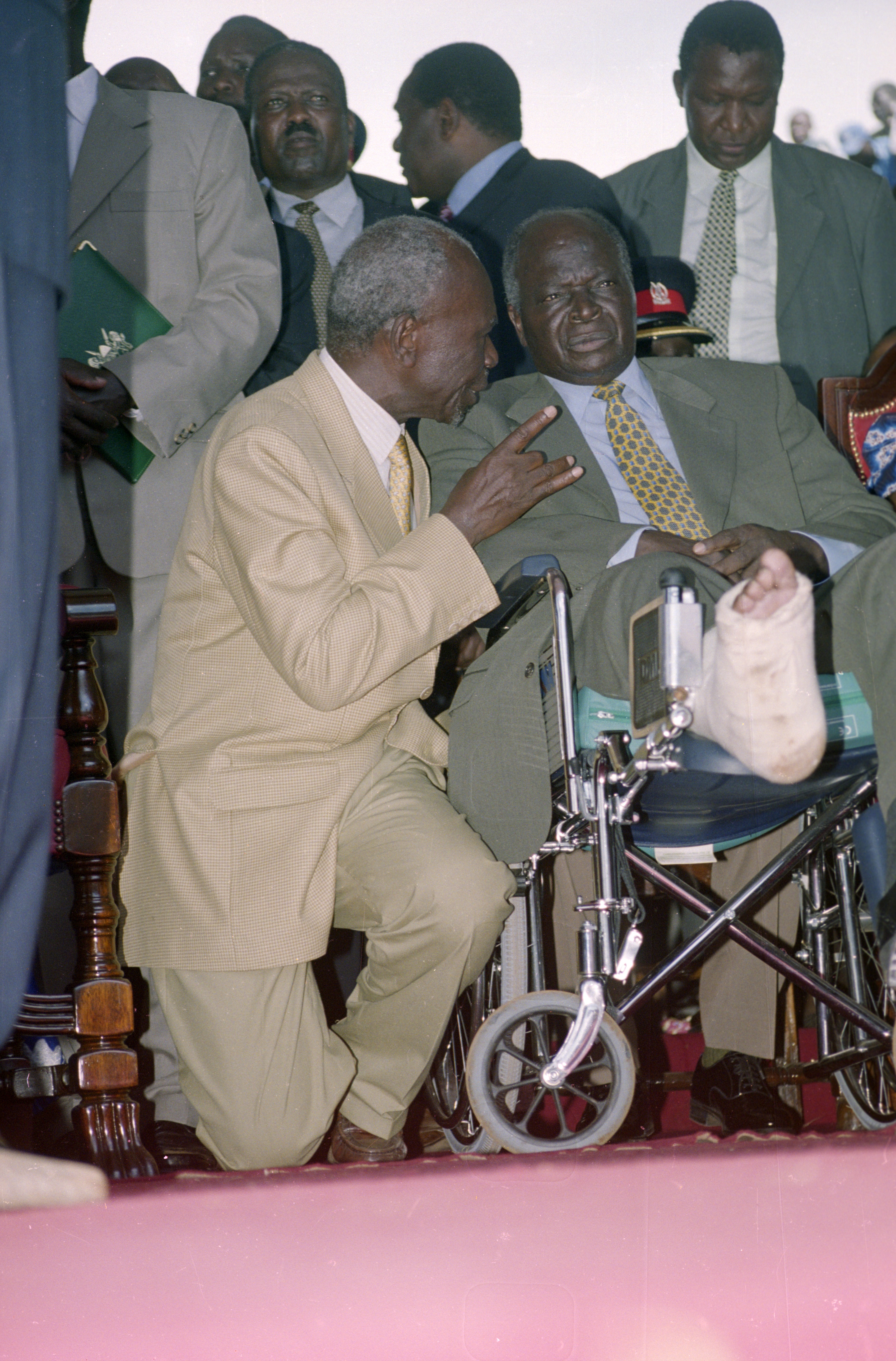 President Kipaki Election 2002 Kenya